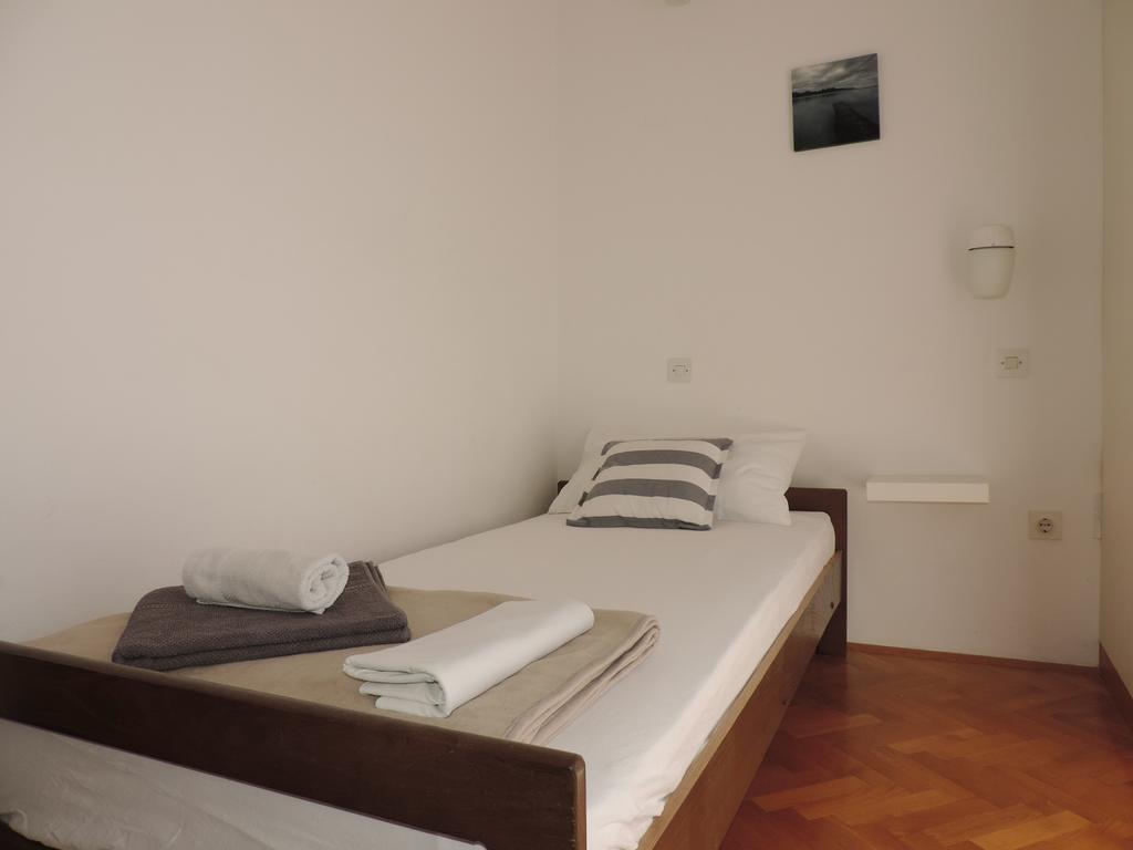 Apartment Vidas Novalja Exterior photo