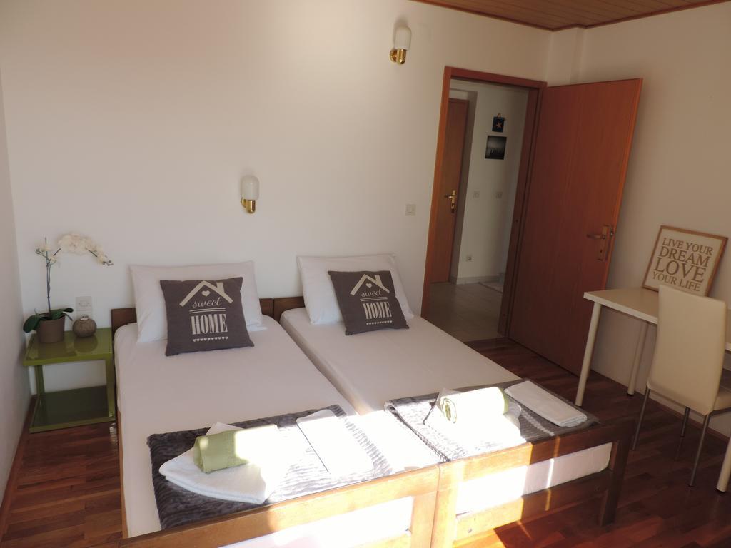 Apartment Vidas Novalja Exterior photo